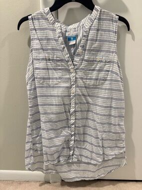 Columbia White Sleeveless Button-Front Top with Blue Stripes